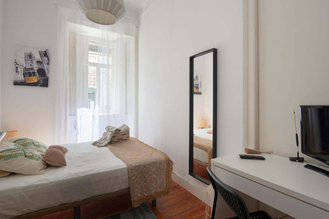 Brand New Hostel Anjos Lisbon Exterior photo
