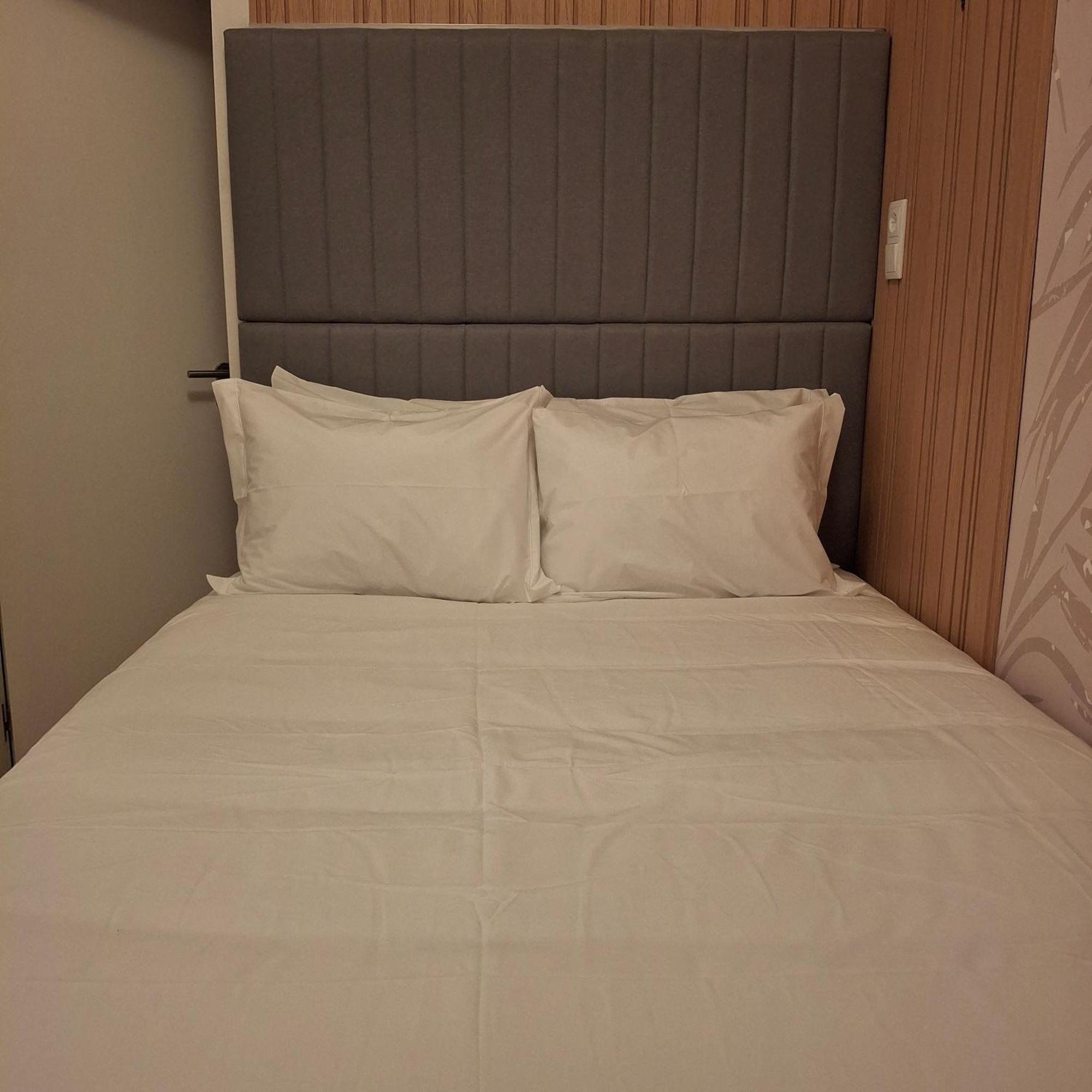 Brand New Hostel Anjos Lisbon Exterior photo